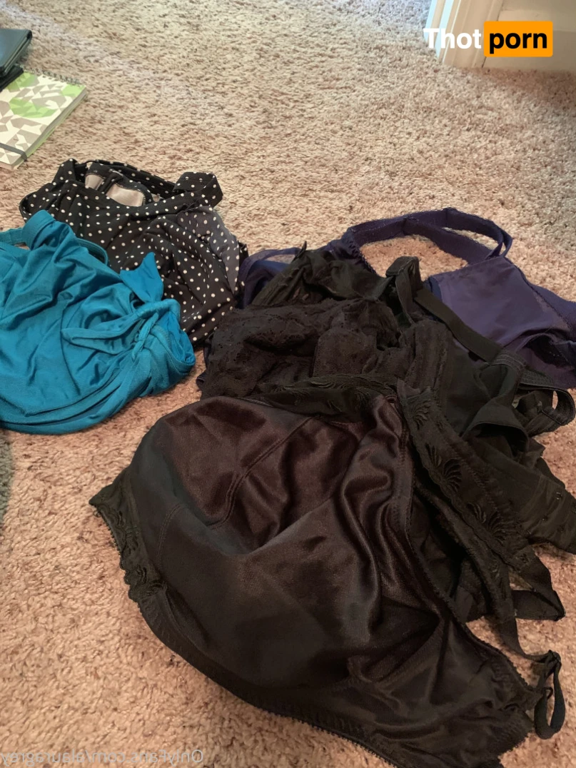 Alaura Grey 15583847