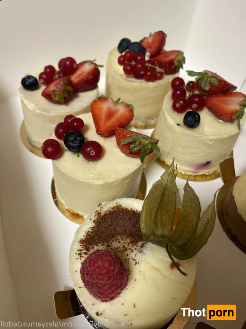 Alesyamuscledoll 15558852