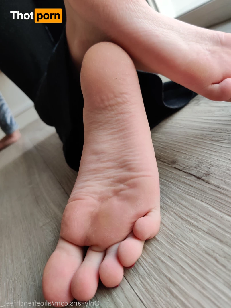 alicefrenchfeet 8829625