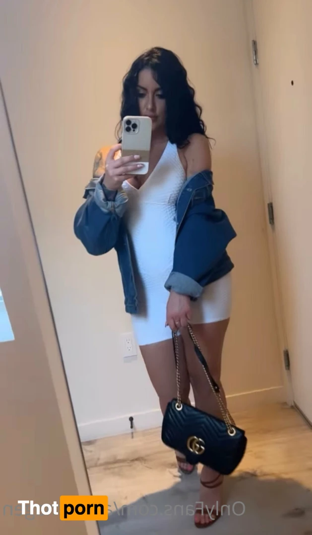 Alysia Magen 15504150