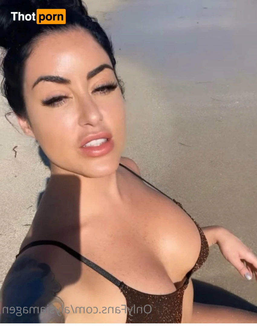 Alysia Magen 15504730