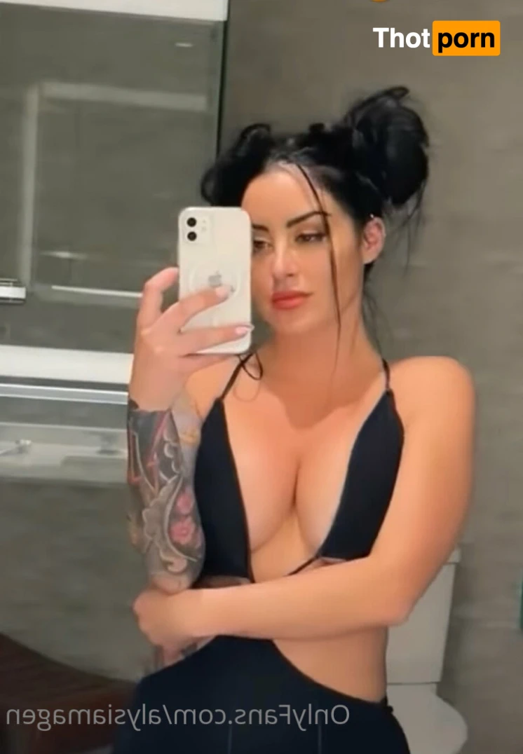 Alysia Magen 15504889