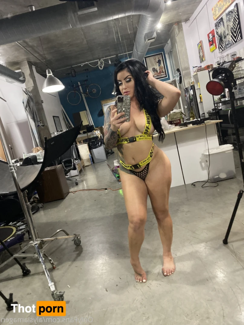 Alysia Magen 15505133