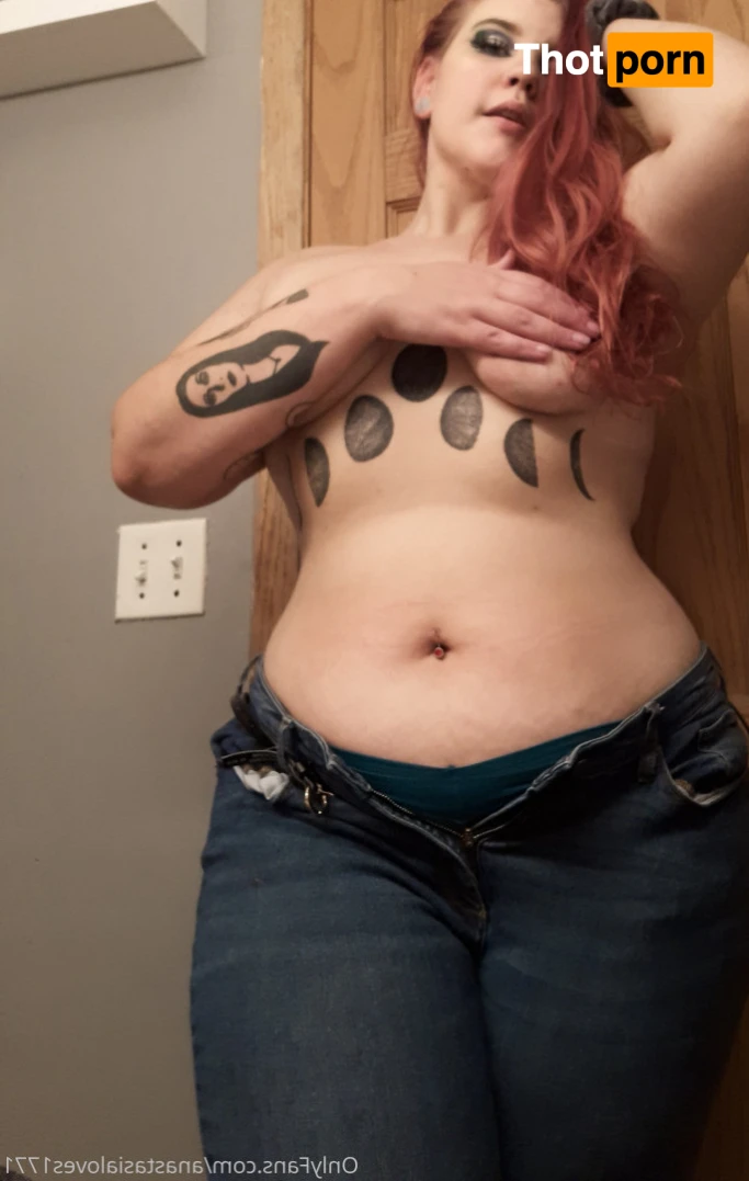 Anastasia Loves 13984164