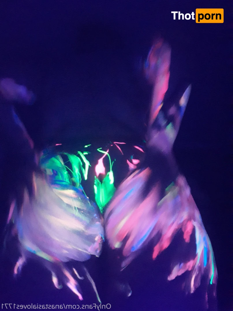 Anastasia Loves 13984602