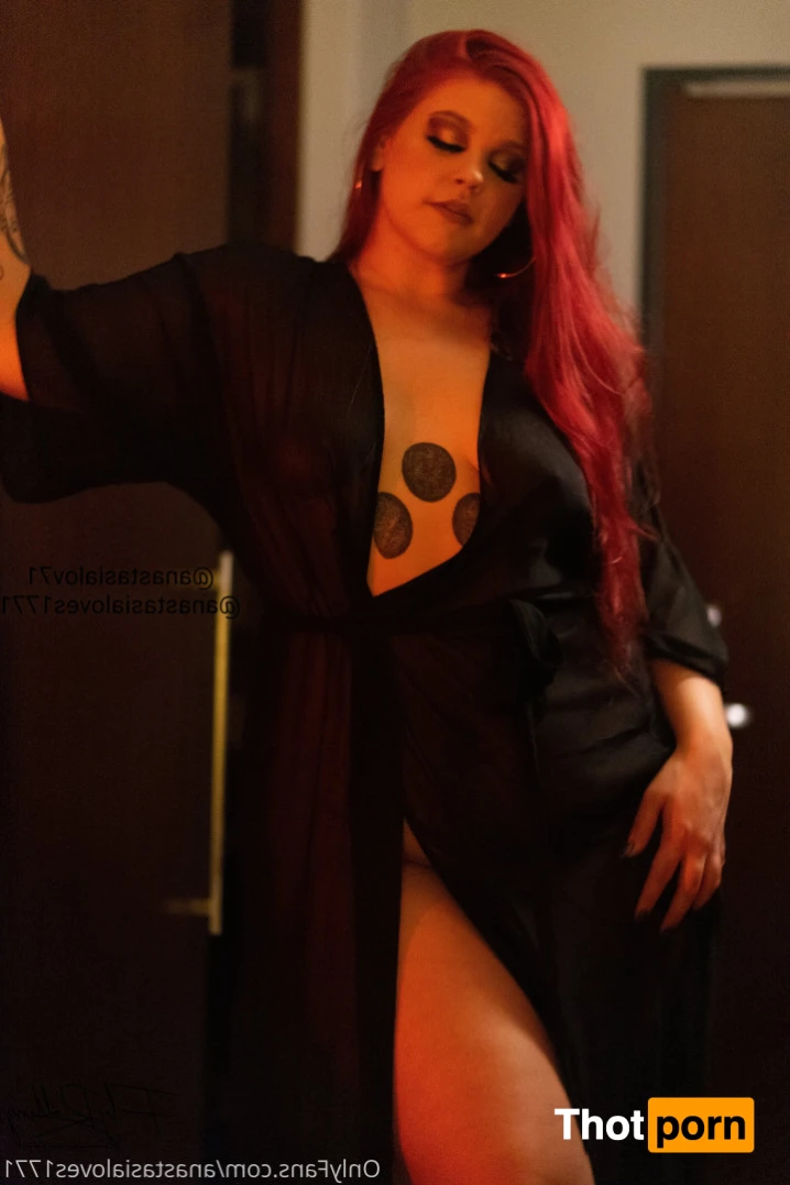 Anastasia Loves 13984809