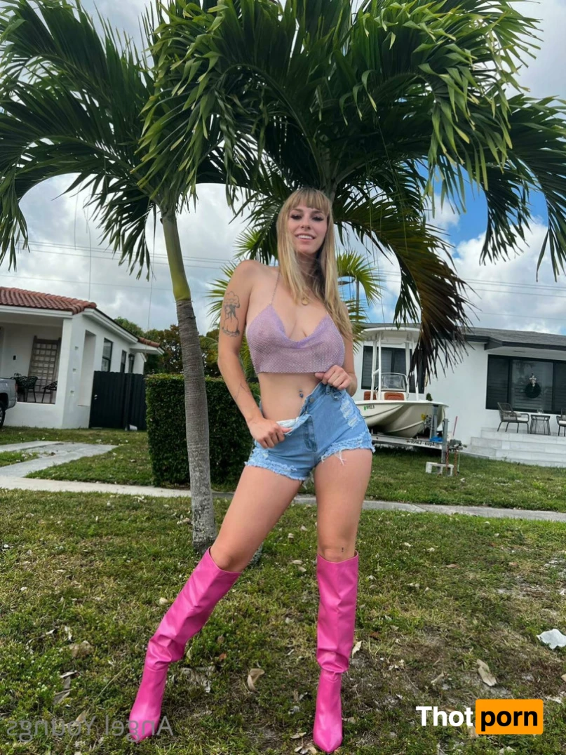 Angel Youngs❤️ 8795316