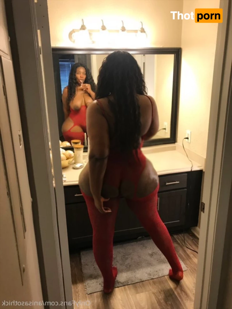 AnisaSoThick 8978173