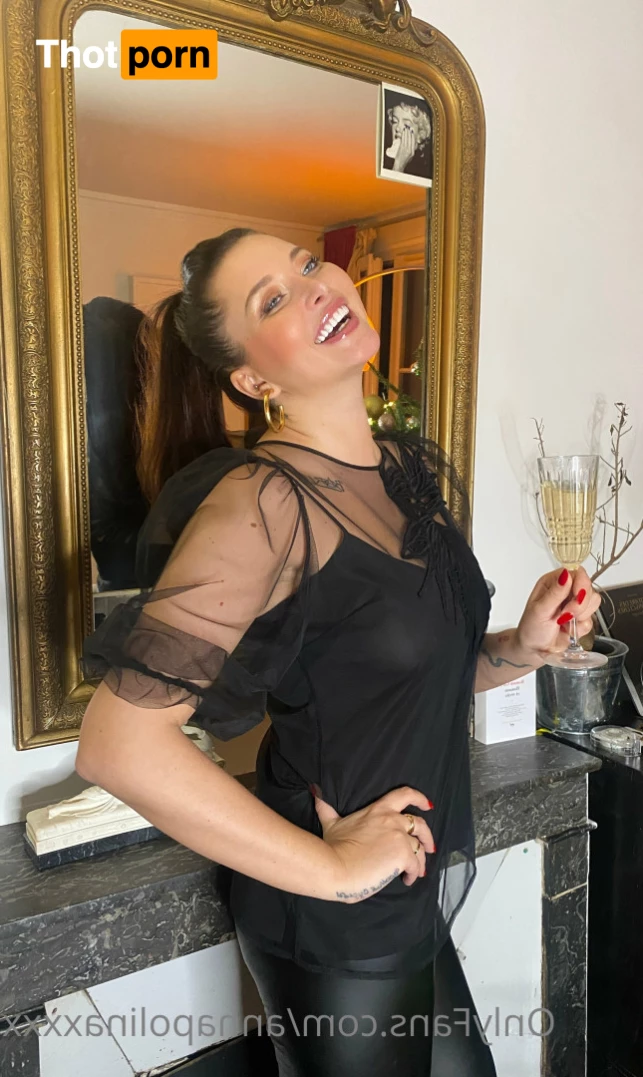 Annapolinaxxx 9082935