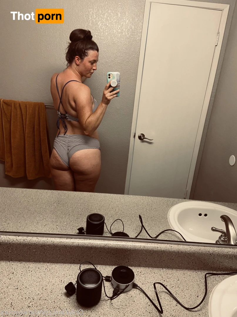 Ara|GreenEyes|Freckles| 13840593