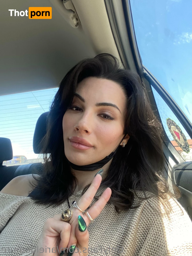 Ariel Demure 8936572