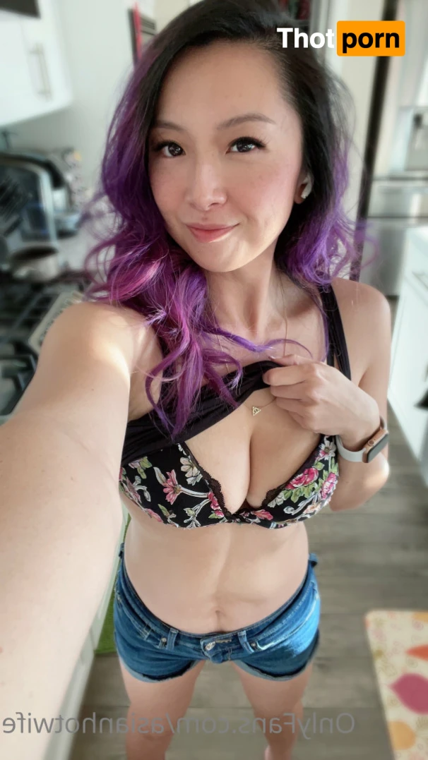 Monique Mae 🌺 Asianhotwife 13711587