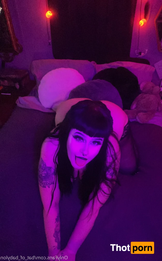 Olivia 🦇 10265871