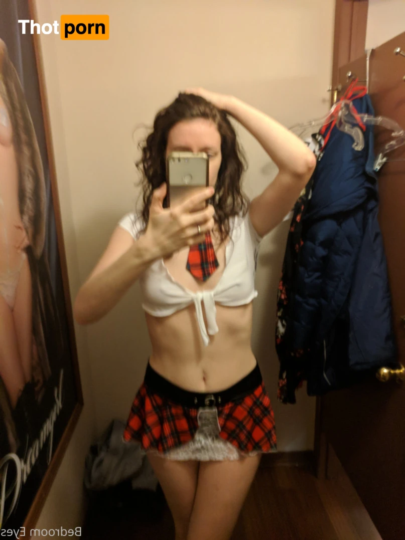 Bedroom Eyes 14573084