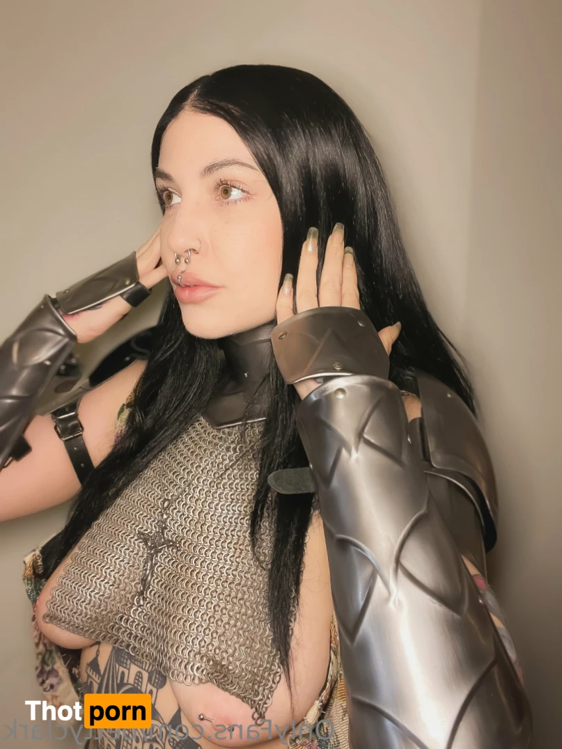 Backdoor Goth 🦇 13506460