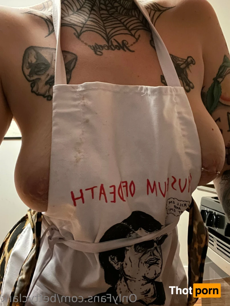 Backdoor Goth 🦇 13506955