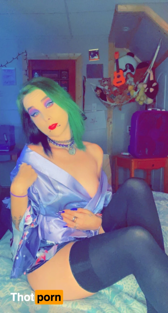 MissNikkiX666 14330145