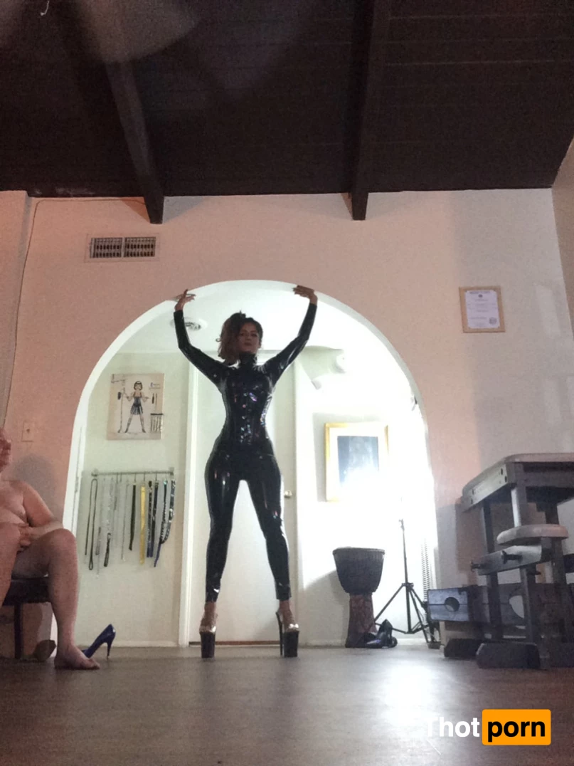 Bossy Ass Delilah 8690622