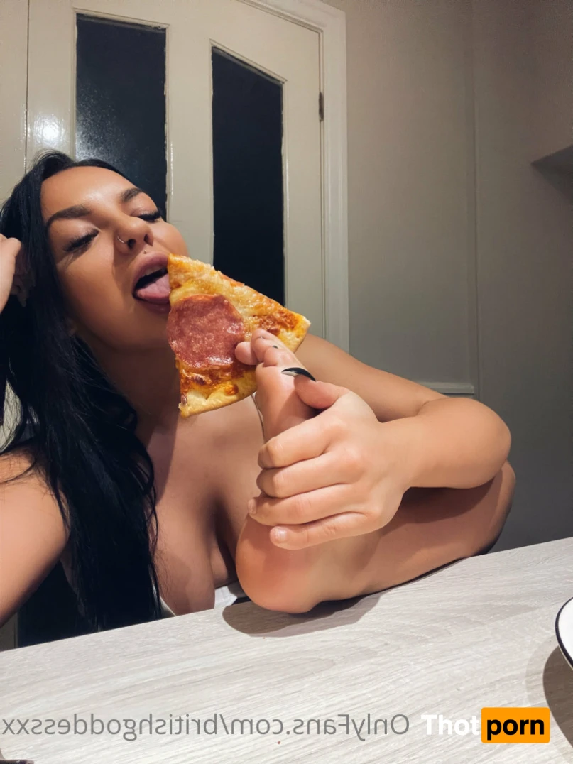 Goddess Nicole 12405838