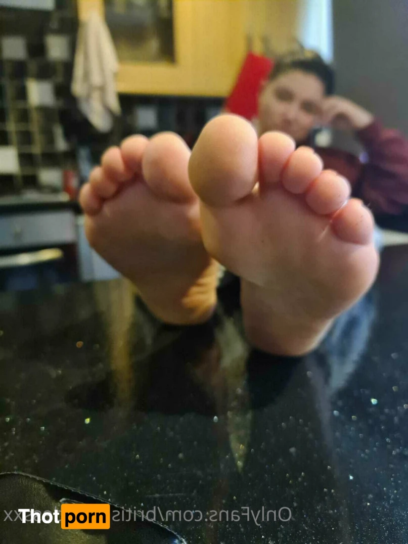 Goddess Nicole 12406167