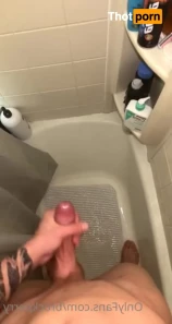 10474385