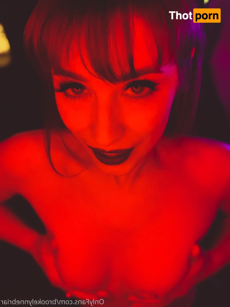 BrookelynneBriar 12395044