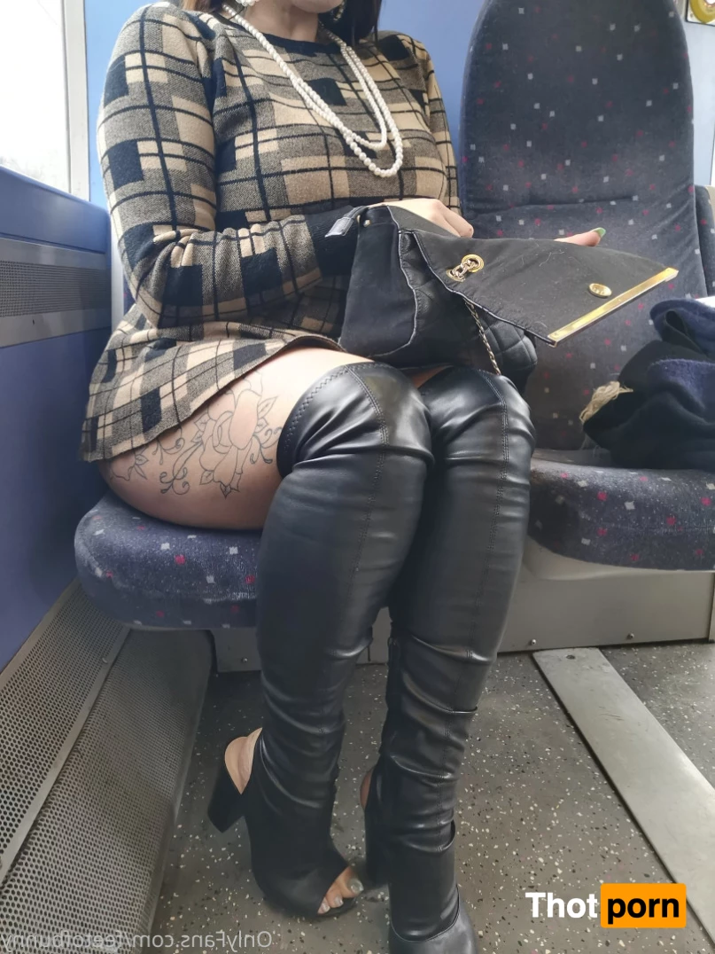 Bunnythefootmodel 9132391