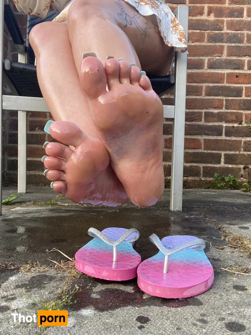 Bunnythefootmodel 9132616