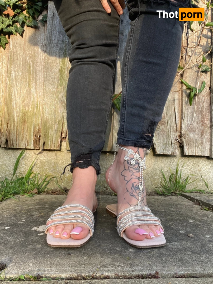 Bunnythefootmodel 9132651