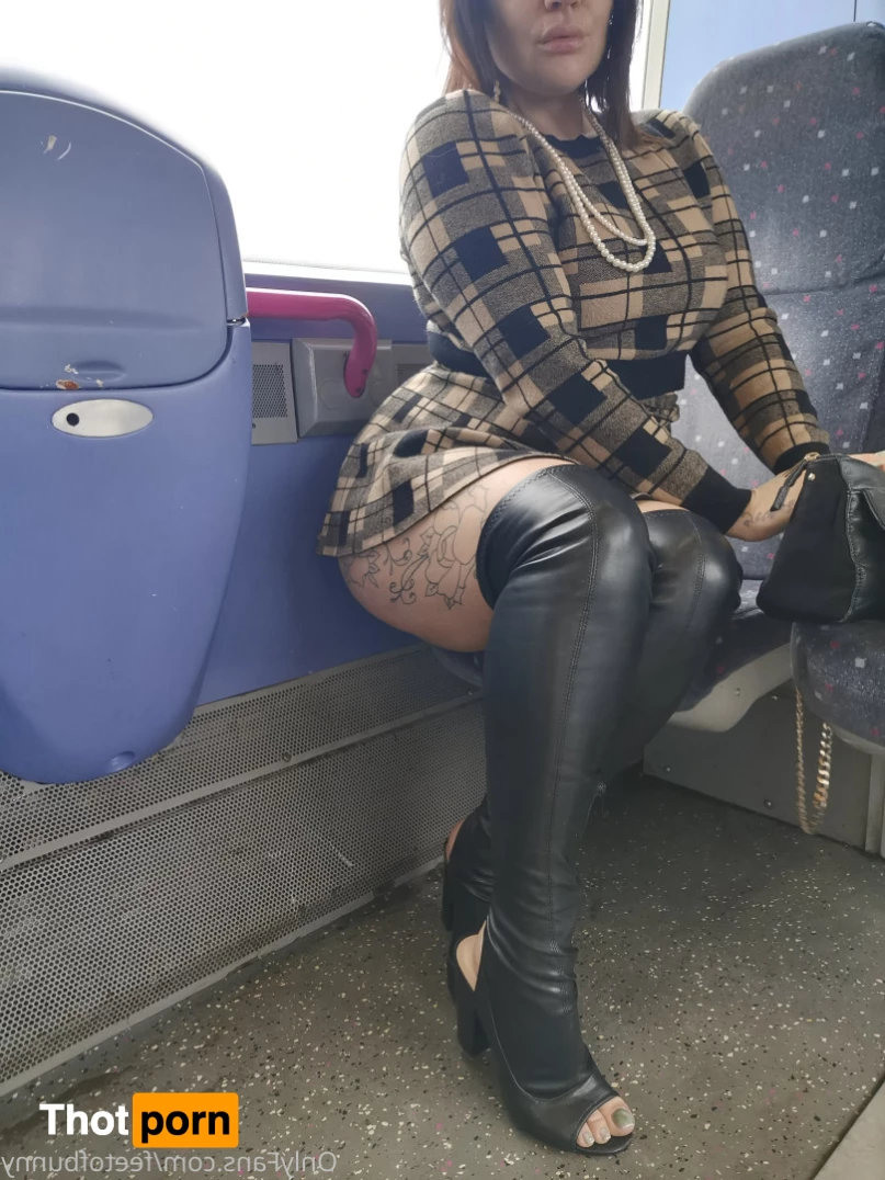 Bunnythefootmodel 9132708