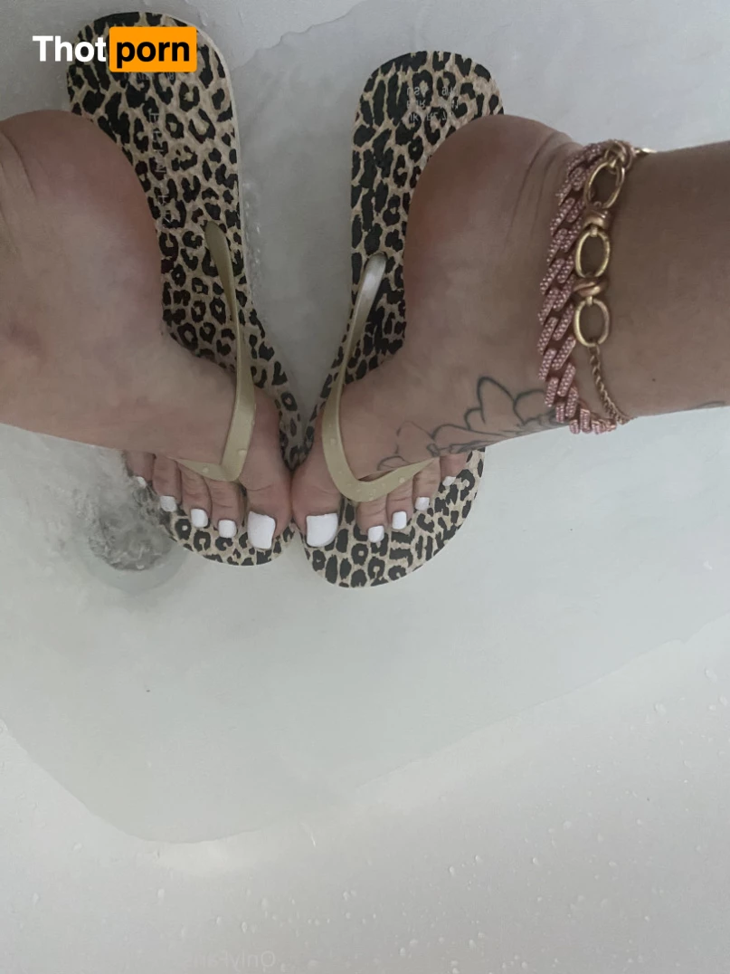 Bunnythefootmodel 9132719