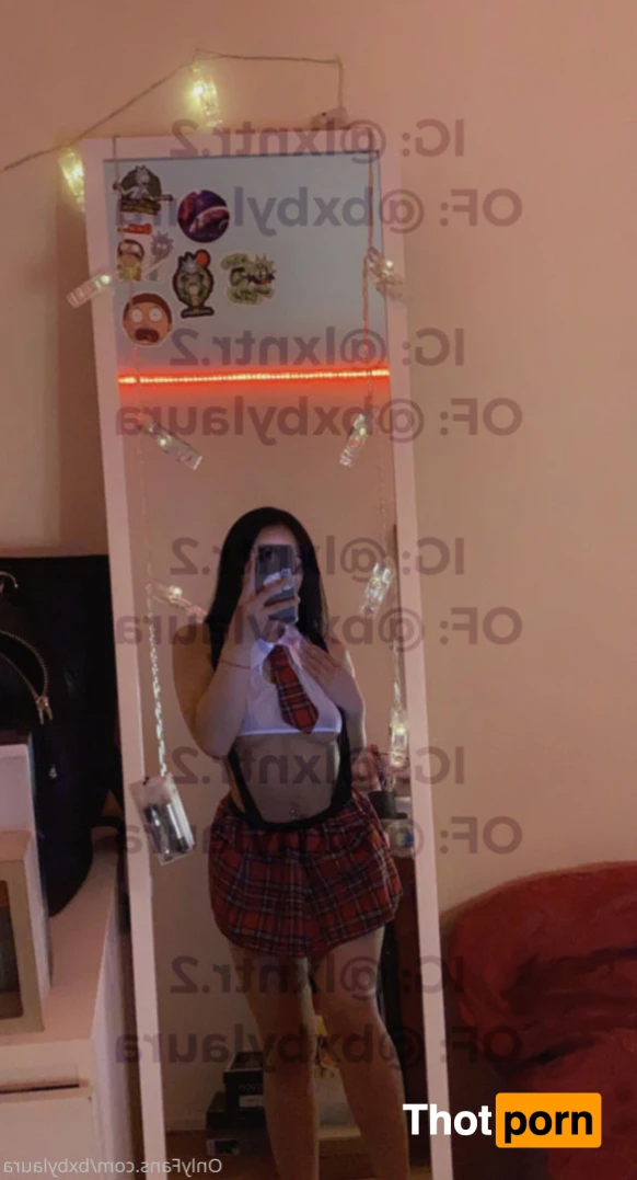 laura 🌸💗 13245584