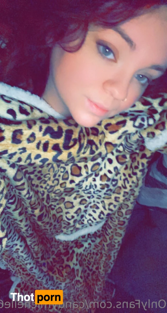 Sarah Michelle 8726879