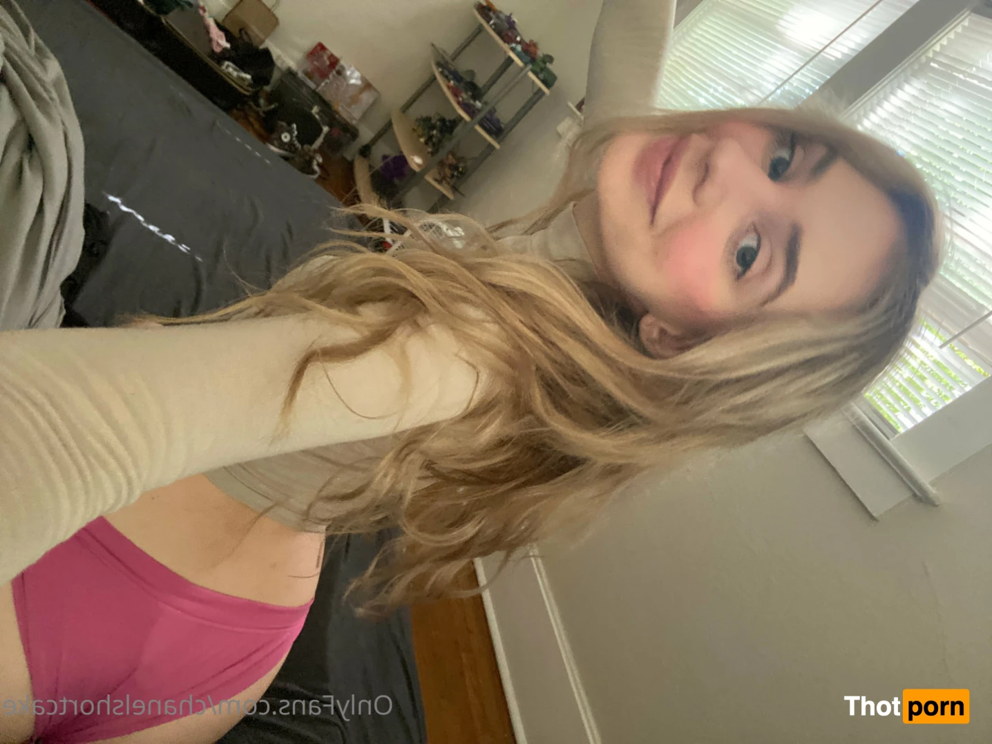 Chanel Shortcake 💕 DM me! 16290020