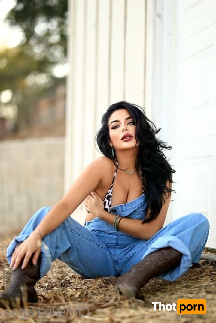 Christina.enaa 16168752