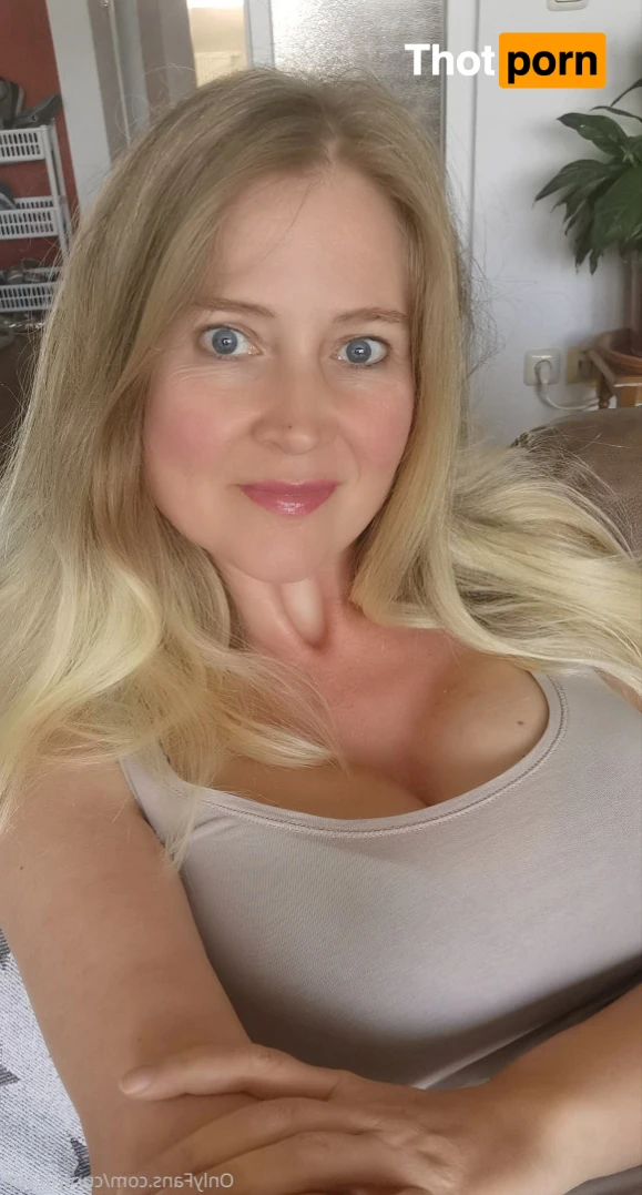 Masked Curvy Goddess 12515007