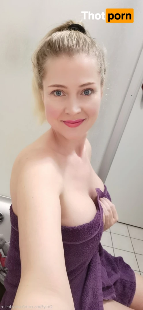 Masked Curvy Goddess 12515771