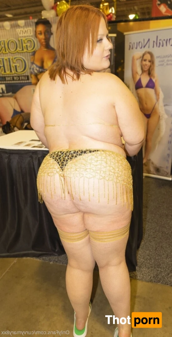 Curvy Mary 12498828