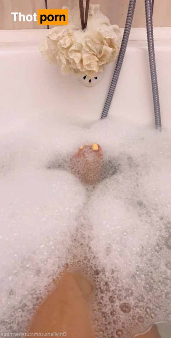 CuteHerminie 12494235