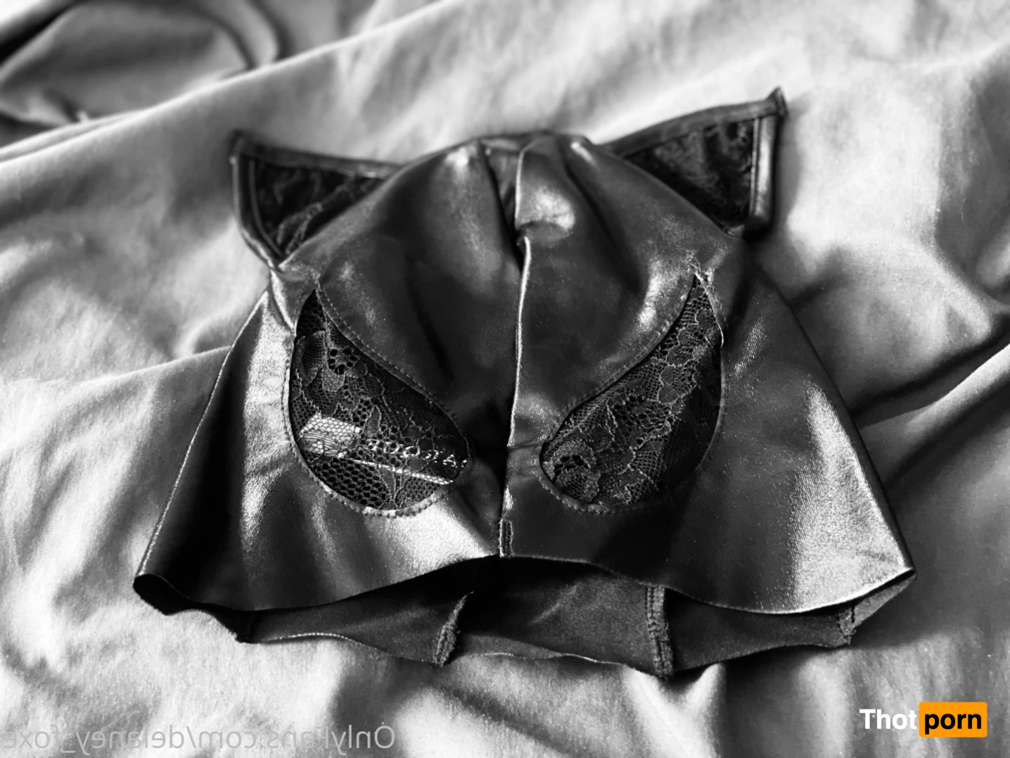 shanna the brunette bimbo 10199161