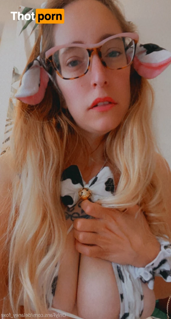 shanna the brunette bimbo 10199297