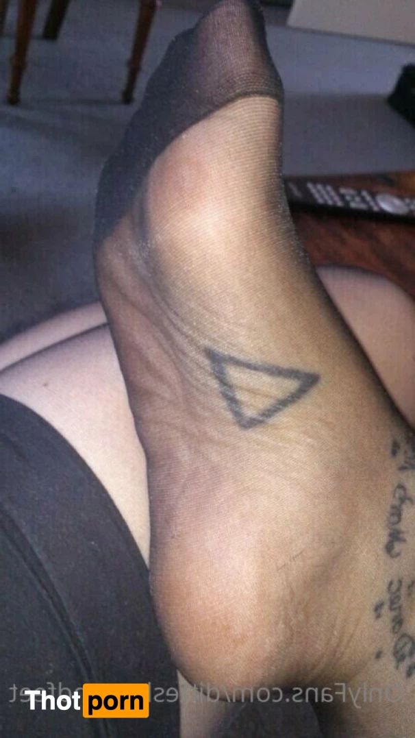 ditteslegsandfeet 8734249