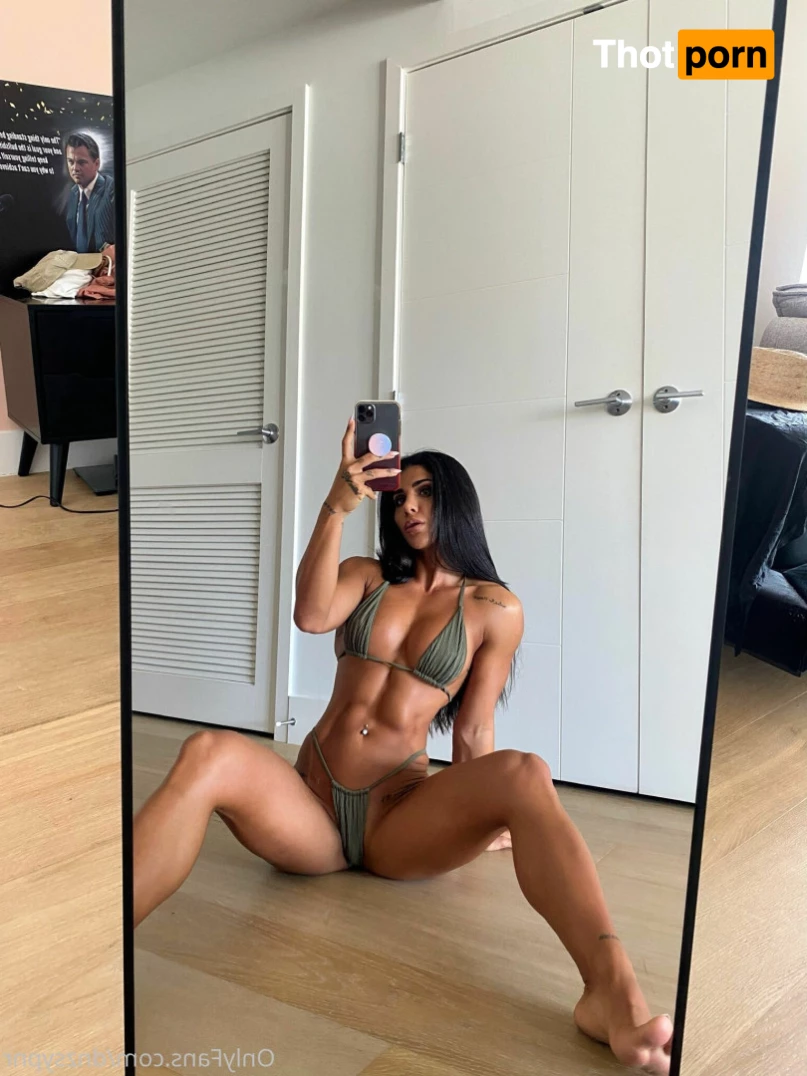 Queen of The Jungle 8600336