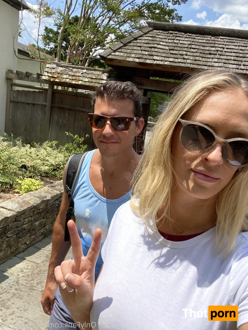 dtfcouple_4u 8938533