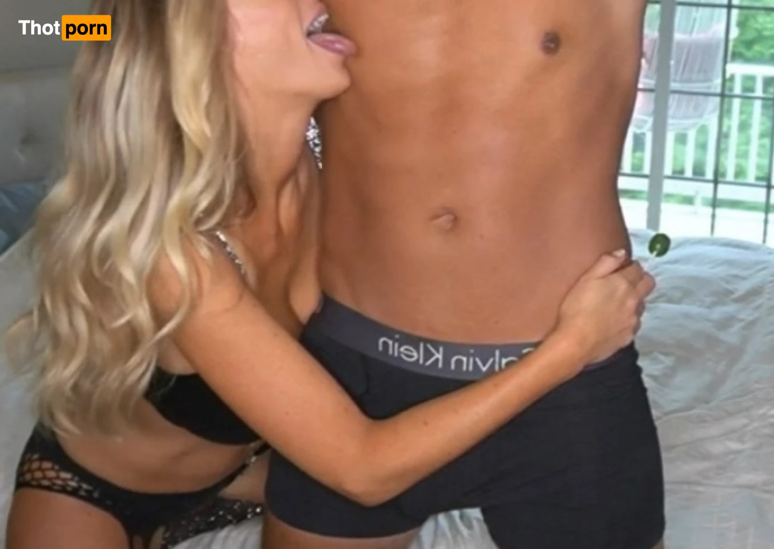 dtfcouple_4u 8938580