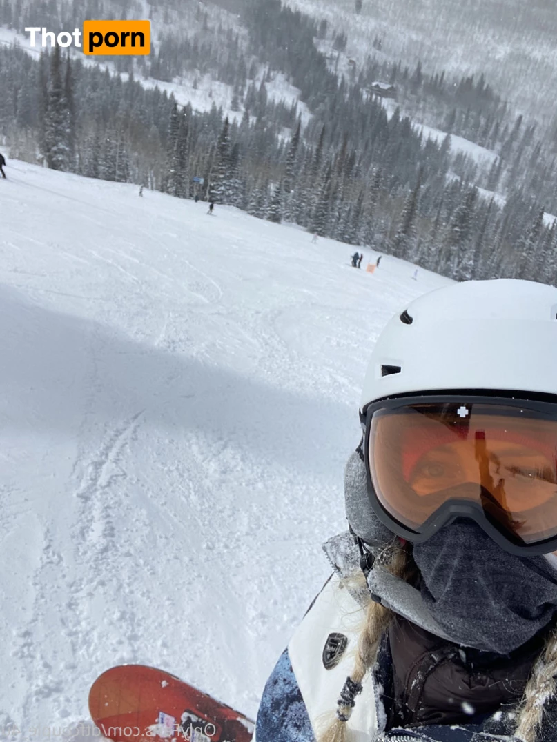 dtfcouple_4u 8938635