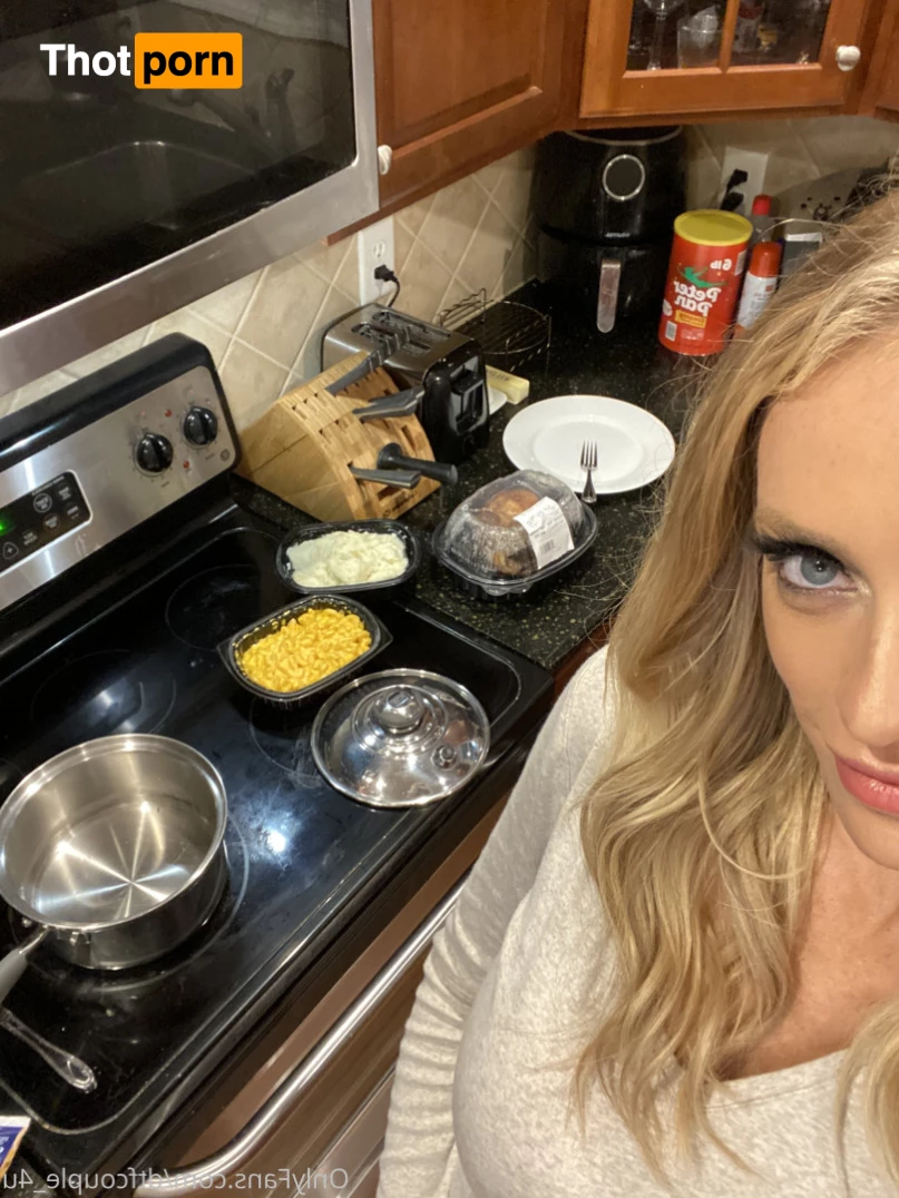 dtfcouple_4u 8938931