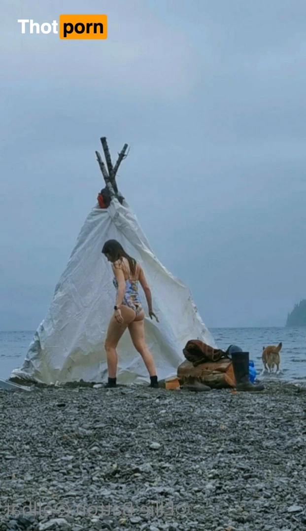 Ellie Batton 8588741