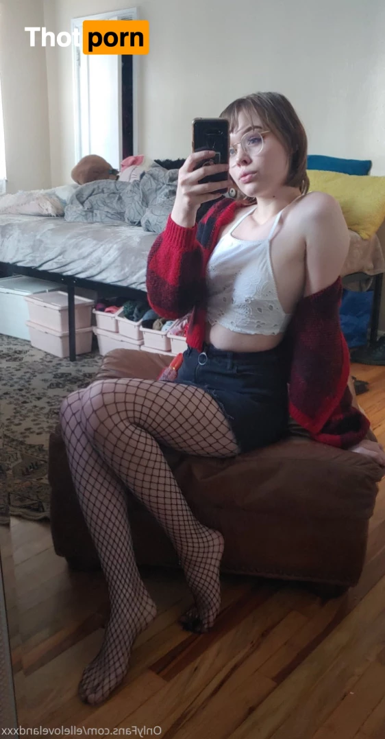 Elle (ﾉ◕ヮ◕)ﾉ*.✧ 8916651