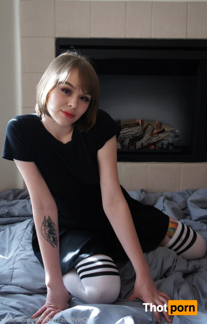 Elle (ﾉ◕ヮ◕)ﾉ*.✧ 8916766